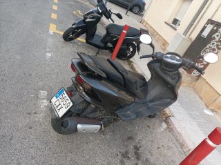 Yamaha Scooter Negra/Gris Automática 125cc