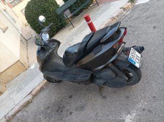 Yamaha Scooter Negra/Gris Automática 125cc