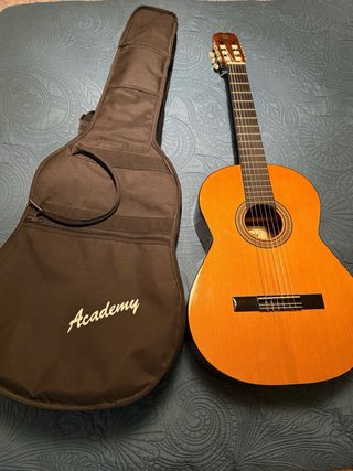 Guitarra Clásica artesana Admira Maria + Funda