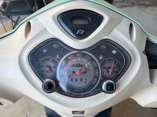 Moto Scooter Verde y Beige