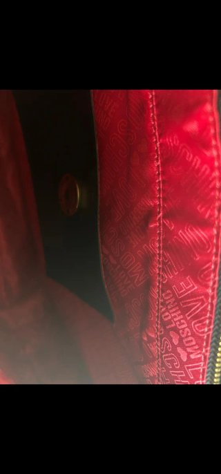 Bolso Love Moschino Negro y Dorado