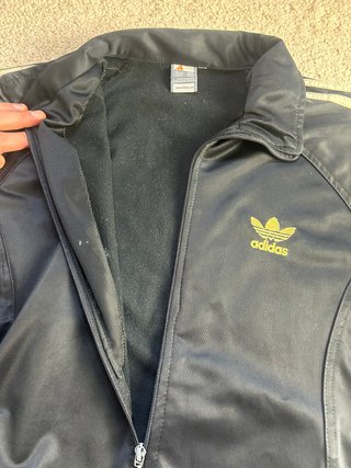 Chaqueta Adidas Negra y Dorada Talla XL Vintage