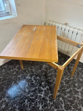 Mesa plegable de madera