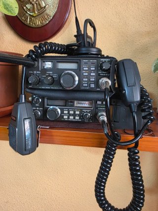 Emisoras Yaesu 290R y 230R