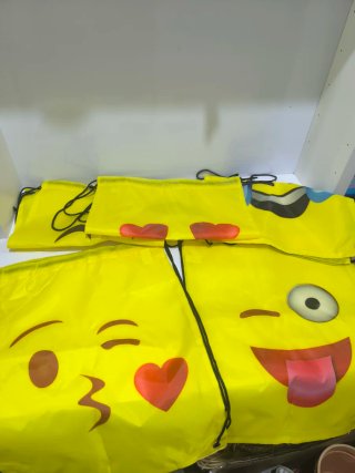 Lote 5 Mochilas Saco Emoji