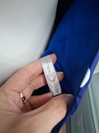 Vestido azul de lunares para evento