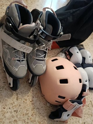 Conjunto patinaje Oxelo: patines, casco y protecci