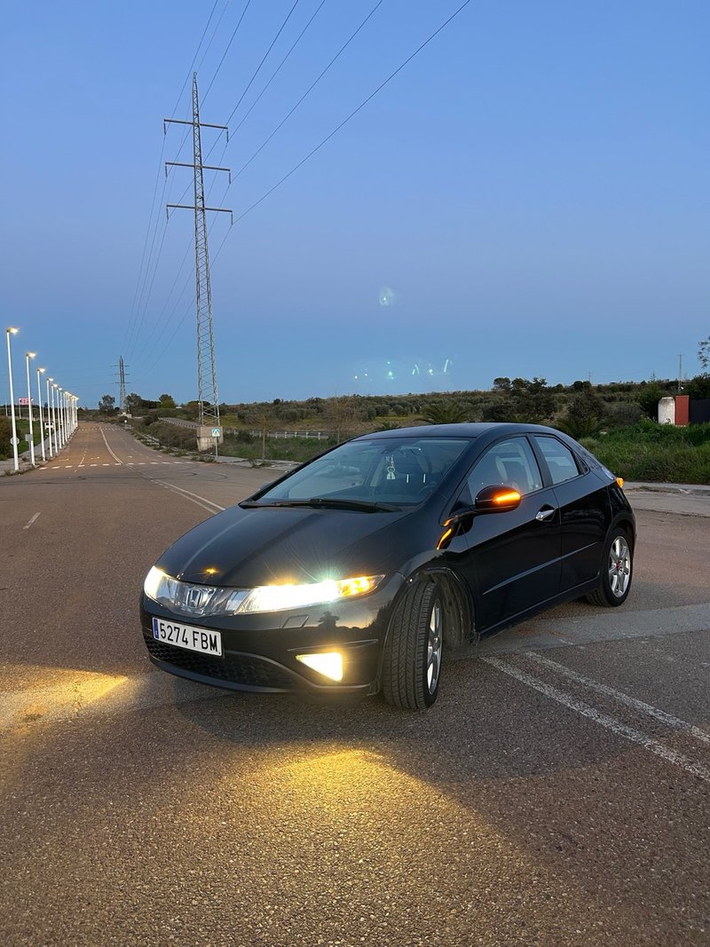 Honda Civic 1.8 Sport 5p - foto 1