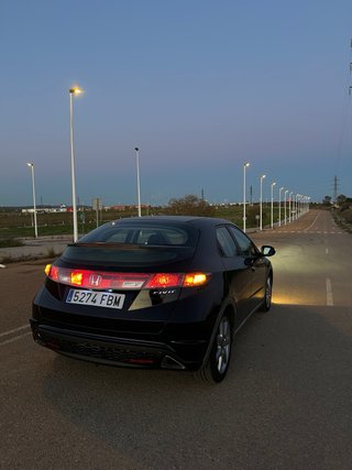 Honda Civic 1.8 Sport 5p
