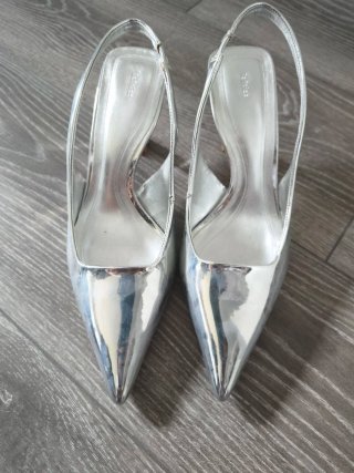 Zapatos destalonados plateados