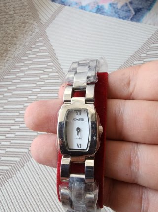 Reloj Duward Quartz Plateado Mujer Nuevo
