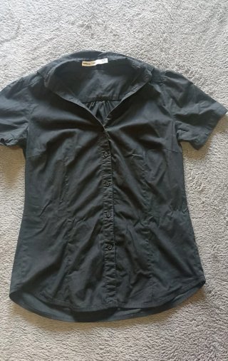 Lote Verano: Camisa Negra y Shorts y top dorado