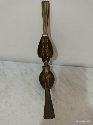 Schiaccianoci vintage ottone uccello