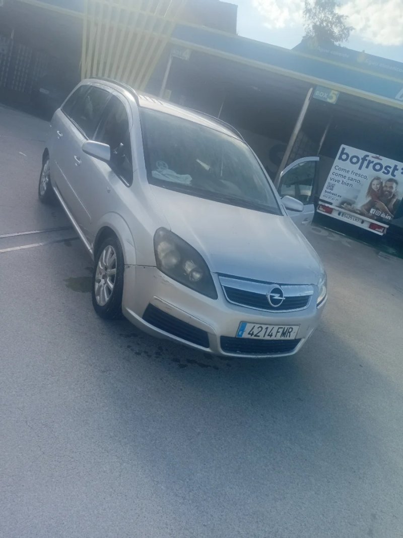 Opel Zafira 2006 - foto 1