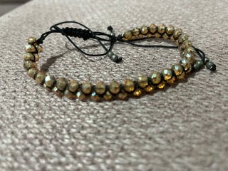 Pulseras artesanales perlas y cordón turquesa