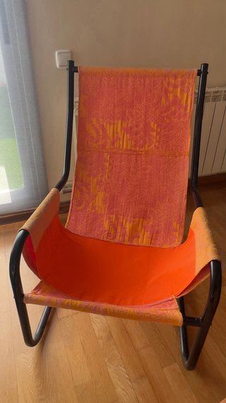 Sillón tela naranja y rosa