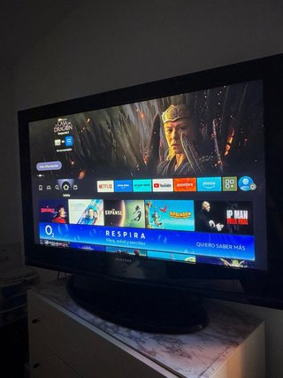 TV Samsung Plasma y Mueble Beige