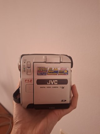 Videocámara digital JVC MiniDV con cargador, etc.