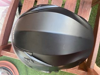 Casco de moto negro tipo abierro/jet