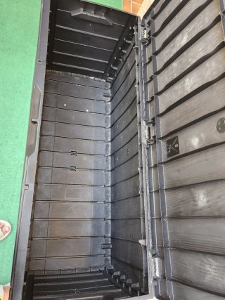 Arcón de exterior de plástico negro