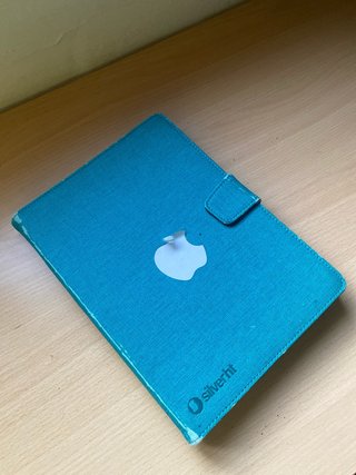Tablet de regalo con muchos juegos + funda azul