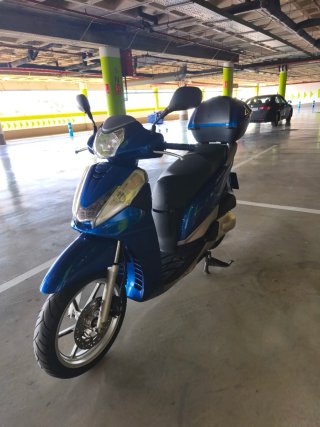Honda SH300i Azul y Plata