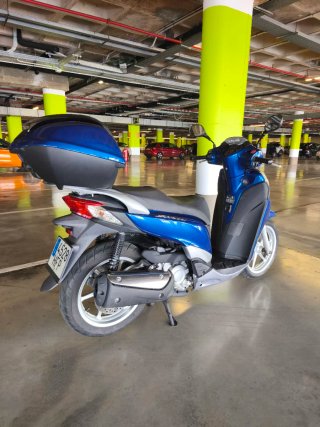 Honda SH300i Azul y Plata