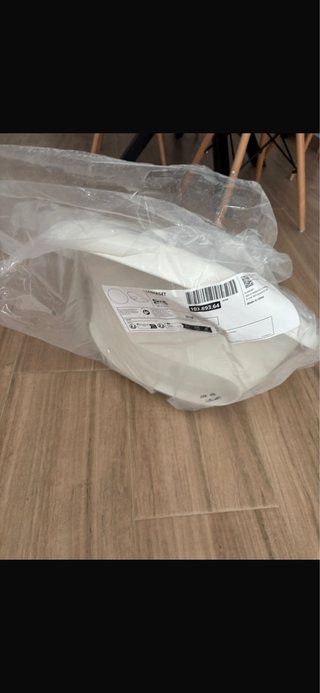 Silla IKEA LOBERGET / MALSKÅR blanca sin usar