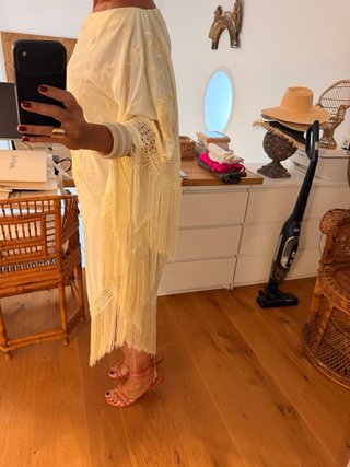 Vestido Kaftan Mantón Manila Crema