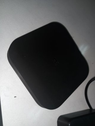 TV Box Xiaomi con Mando y Cargador
