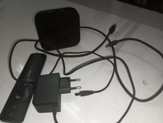TV Box Xiaomi con Mando y Cargador