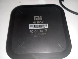 TV Box Xiaomi con Mando y Cargador