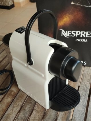 Cafetera Krups Nespresso Blanca