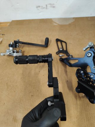 Estriberas retrasadas Suzuki GSXR 600 750