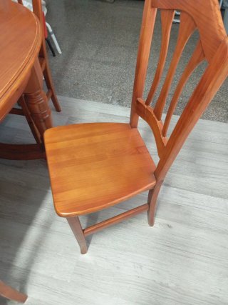 Mesa extensible de madera  .