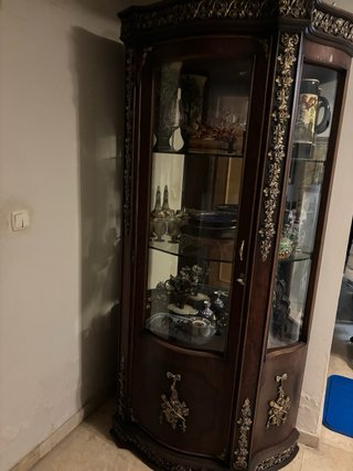 Vitrina tallada madera y cristal