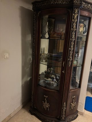 Vitrina tallada madera y cristal