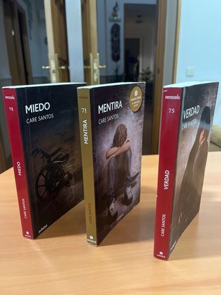trilogía de libros de Care Santos.en buen estado