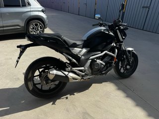 Honda NC 750 S Negra y Plata