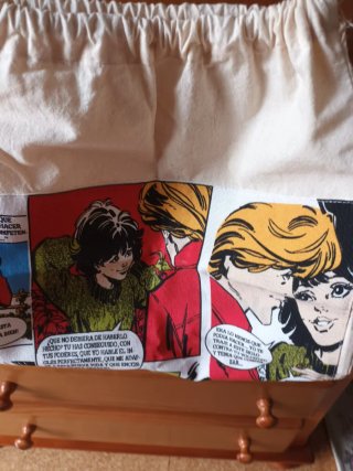 Mochila de algodón con estampado de cómic. Muy chu