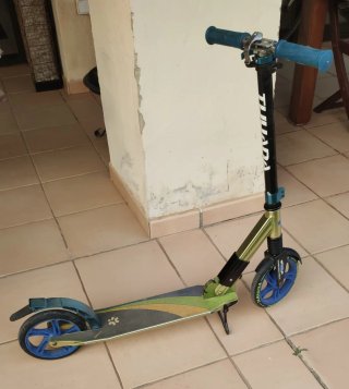 Patinete plegable Tijuana con suspensión delantera