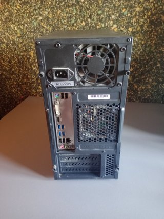 Ordenador PC de sobremesa AMD Ryzen 5