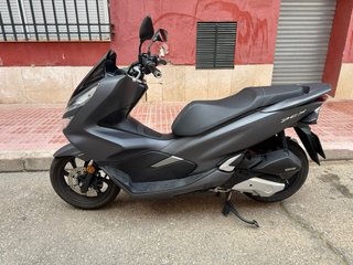 Honda PCX 125cc Negra Mate