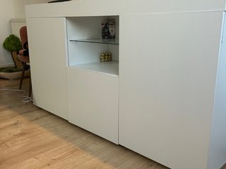 Mueble TV blanco con cristal