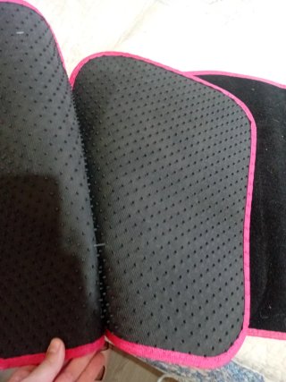 Alfombrillas coche negras con borde rosa