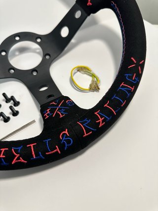 Volante Vertex Desplazado Alcantara