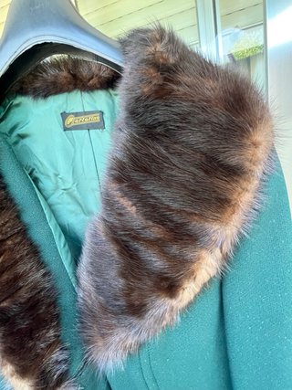 Abrigo vintage lana verde con cuello pelo