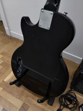 Guitarra Eléctrica + Ampli + Pedal Mooer