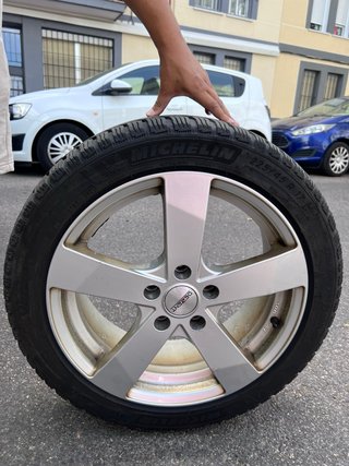 Llantas dezent con Ruedas Michelin 225/45 R 17