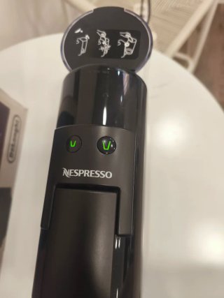 Nespresso Essenza Mini Negra  Compacta  19 bares